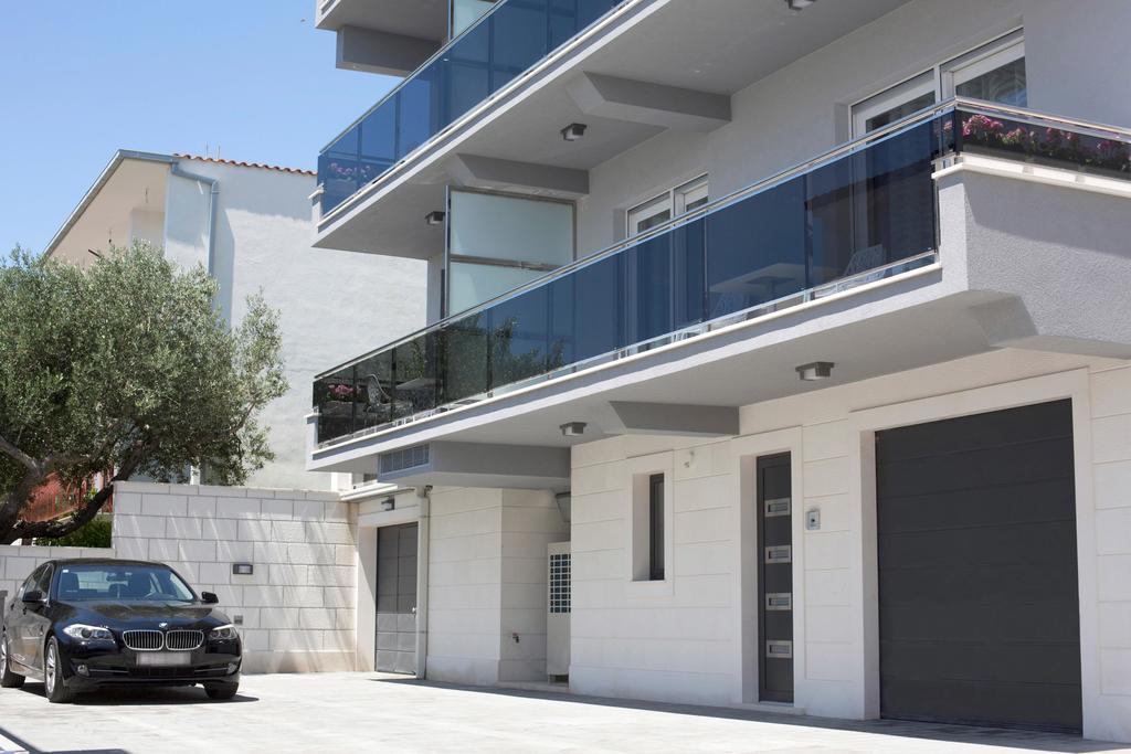 Apartments The Seasons Residence أوميس المظهر الخارجي الصورة
