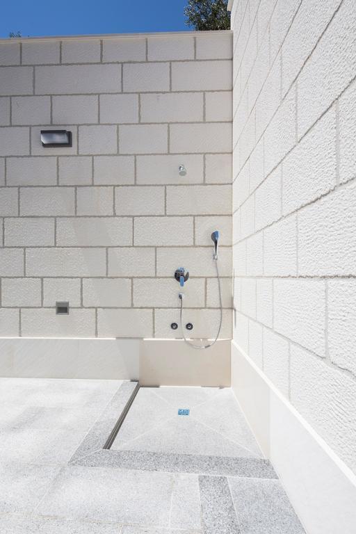 Apartments The Seasons Residence أوميس المظهر الخارجي الصورة
