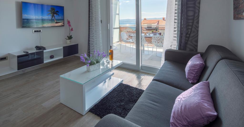 Apartments The Seasons Residence أوميس الغرفة الصورة