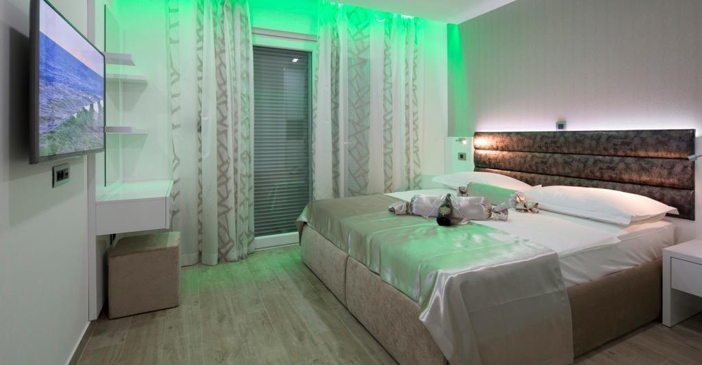 Apartments The Seasons Residence أوميس المظهر الخارجي الصورة