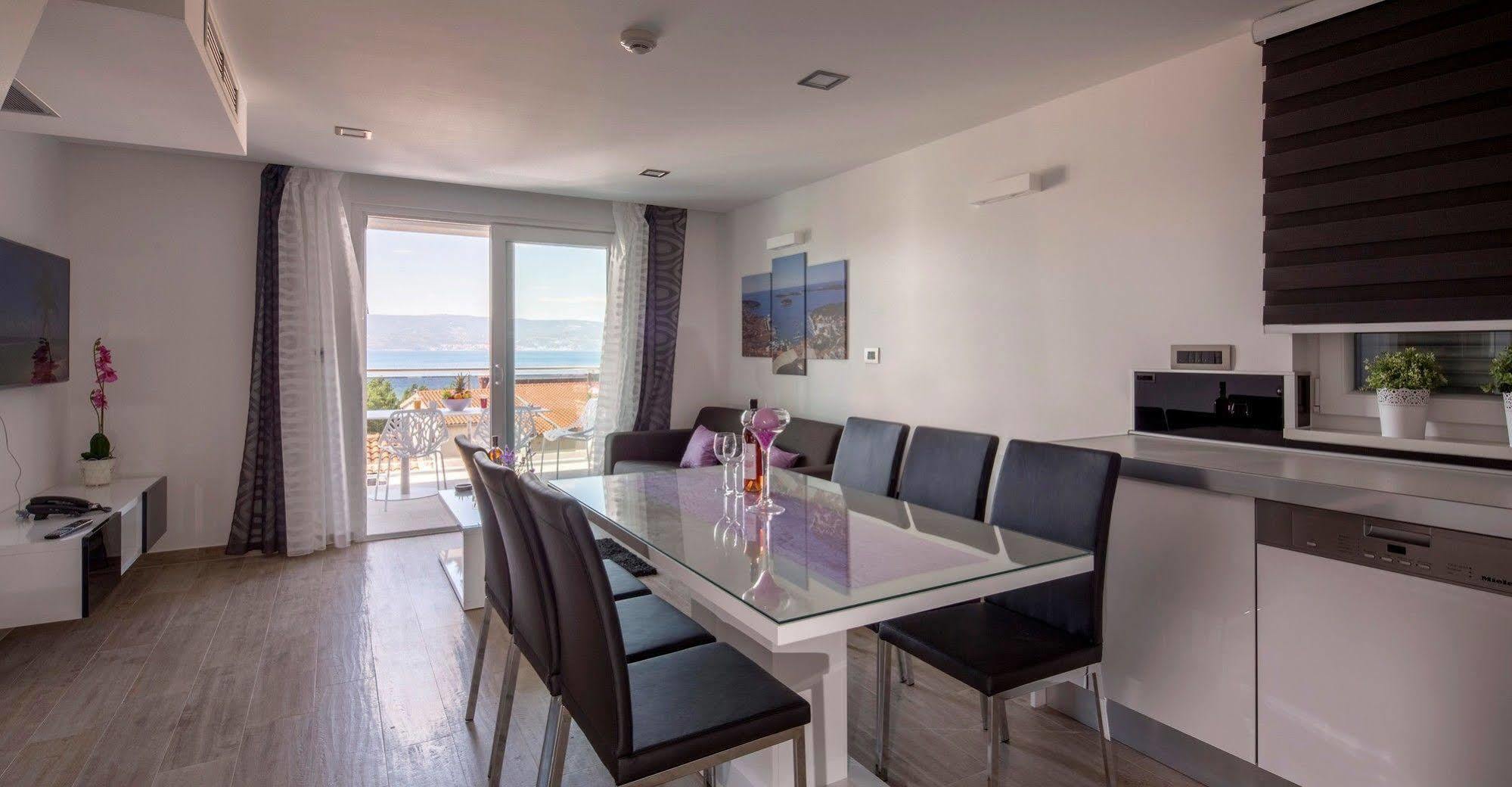 Apartments The Seasons Residence أوميس المظهر الخارجي الصورة