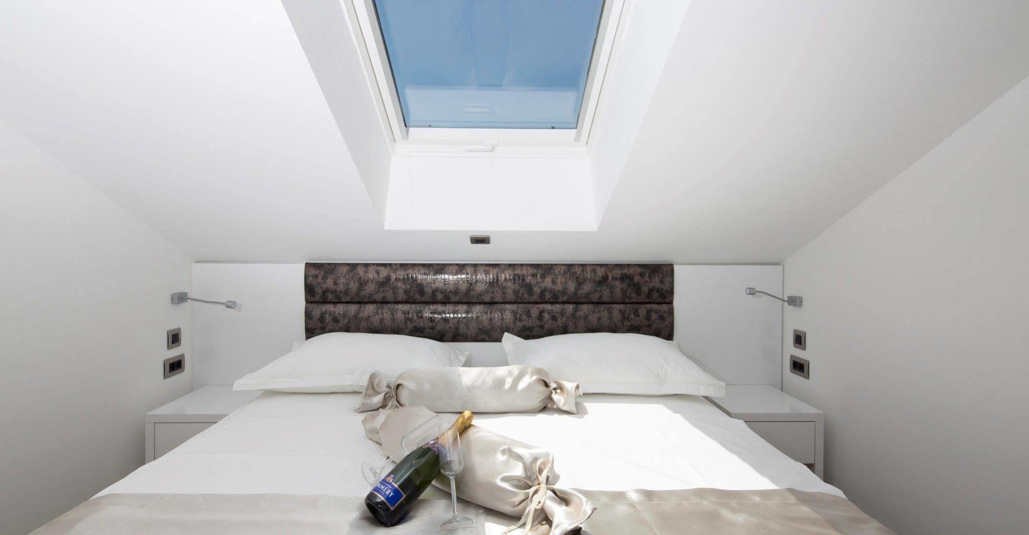 Apartments The Seasons Residence أوميس المظهر الخارجي الصورة